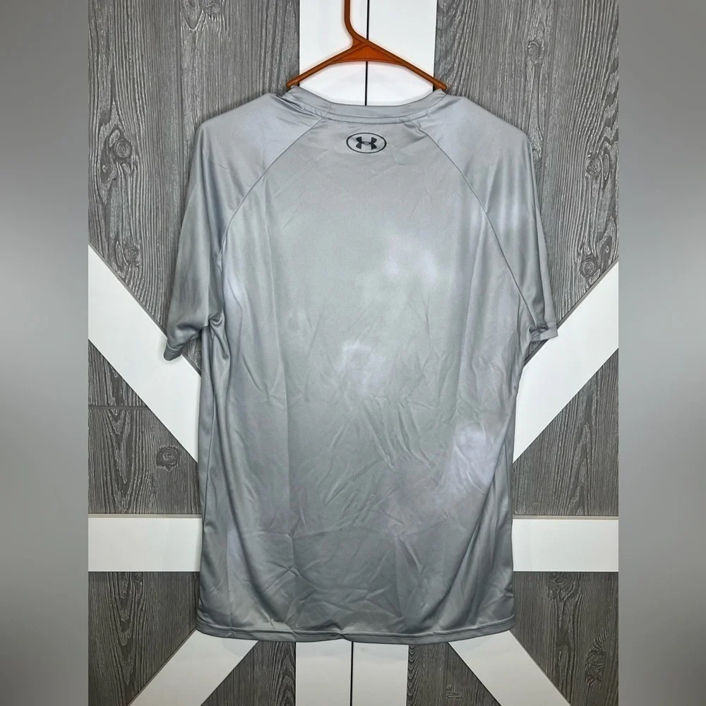 D19.20 Under Armour Gray Tie Dye Moisture Wicking Crew Neck Short Sleeve Medium